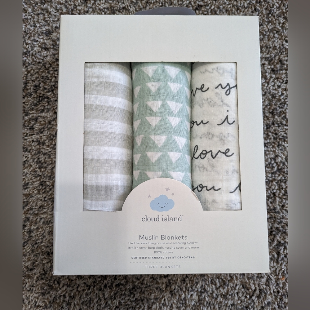 Cloud Island Muslin Blankets